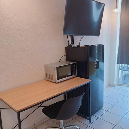 Lovely Studio Apartment With Balcony Ac & Wi-Fi, Minutes From Downtown! Zihuatanejo Bagian luar foto