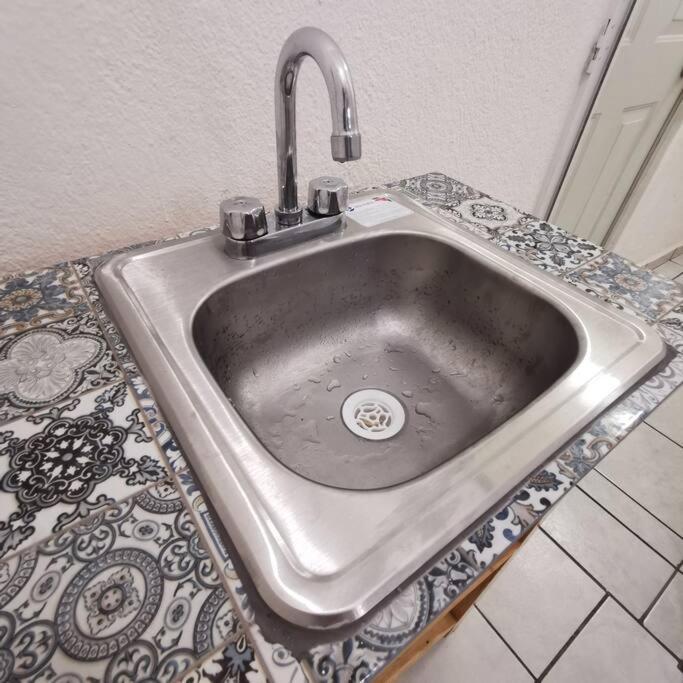 Lovely Studio Apartment With Balcony Ac & Wi-Fi, Minutes From Downtown! Zihuatanejo Bagian luar foto