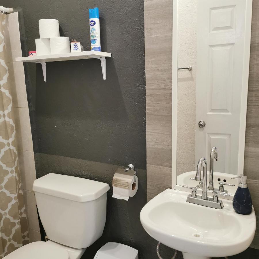 Lovely Studio Apartment With Balcony Ac & Wi-Fi, Minutes From Downtown! Zihuatanejo Bagian luar foto
