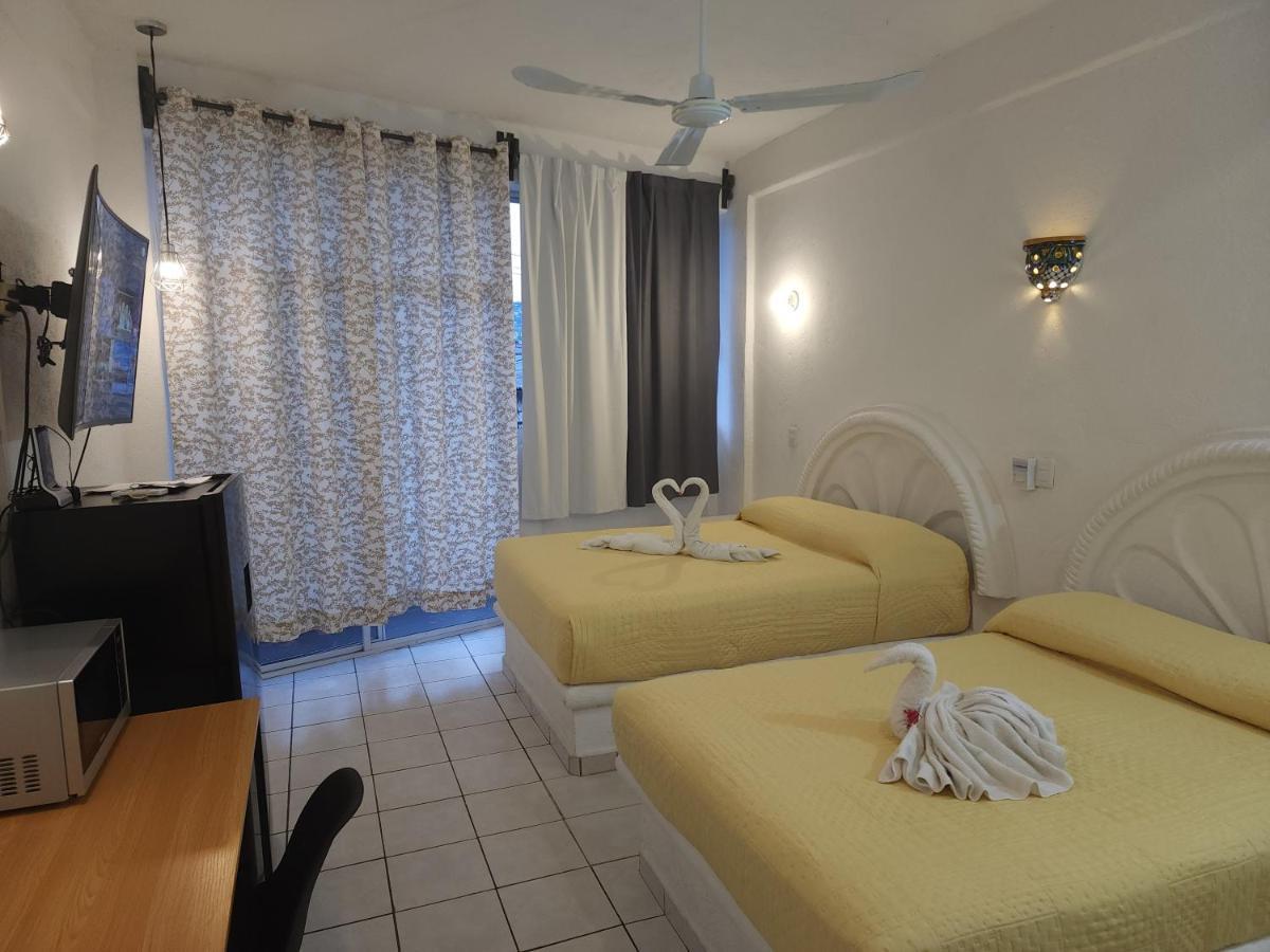 Lovely Studio Apartment With Balcony Ac & Wi-Fi, Minutes From Downtown! Zihuatanejo Bagian luar foto