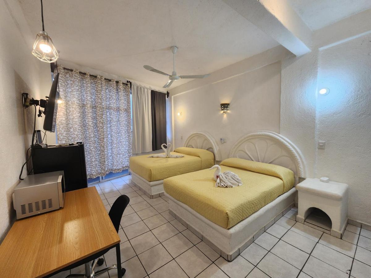 Lovely Studio Apartment With Balcony Ac & Wi-Fi, Minutes From Downtown! Zihuatanejo Bagian luar foto