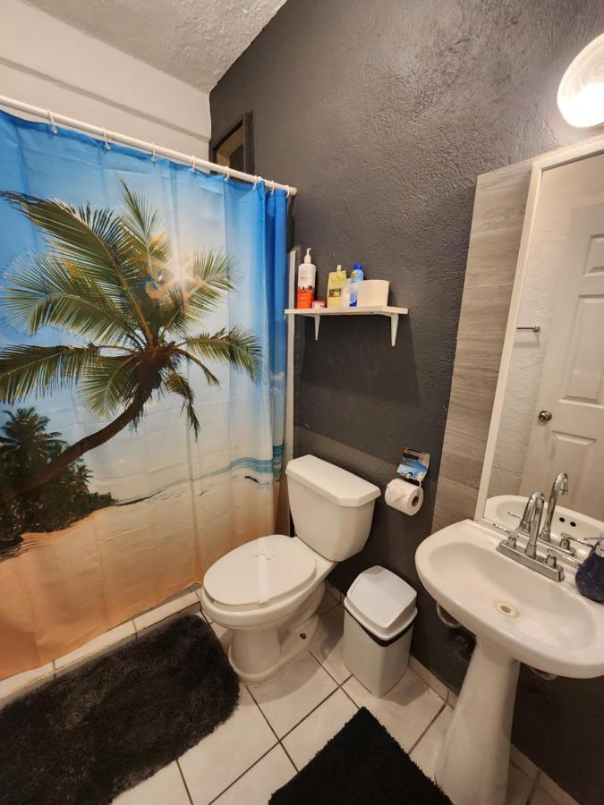 Lovely Studio Apartment With Balcony Ac & Wi-Fi, Minutes From Downtown! Zihuatanejo Bagian luar foto